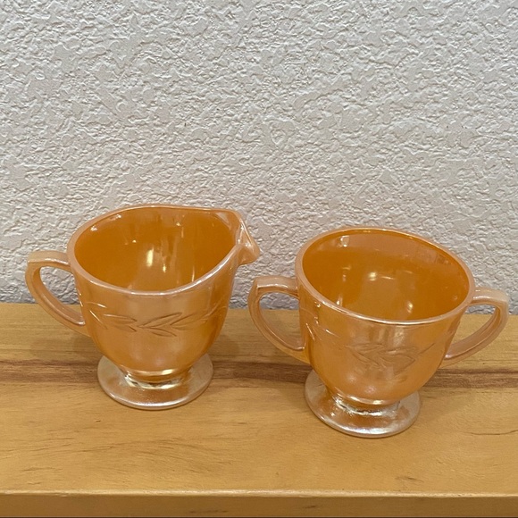 Vintage 1950’s Fire King Peach Lusterware Laurel Wreath Sugar & Creamer Set - Picture 3 of 10